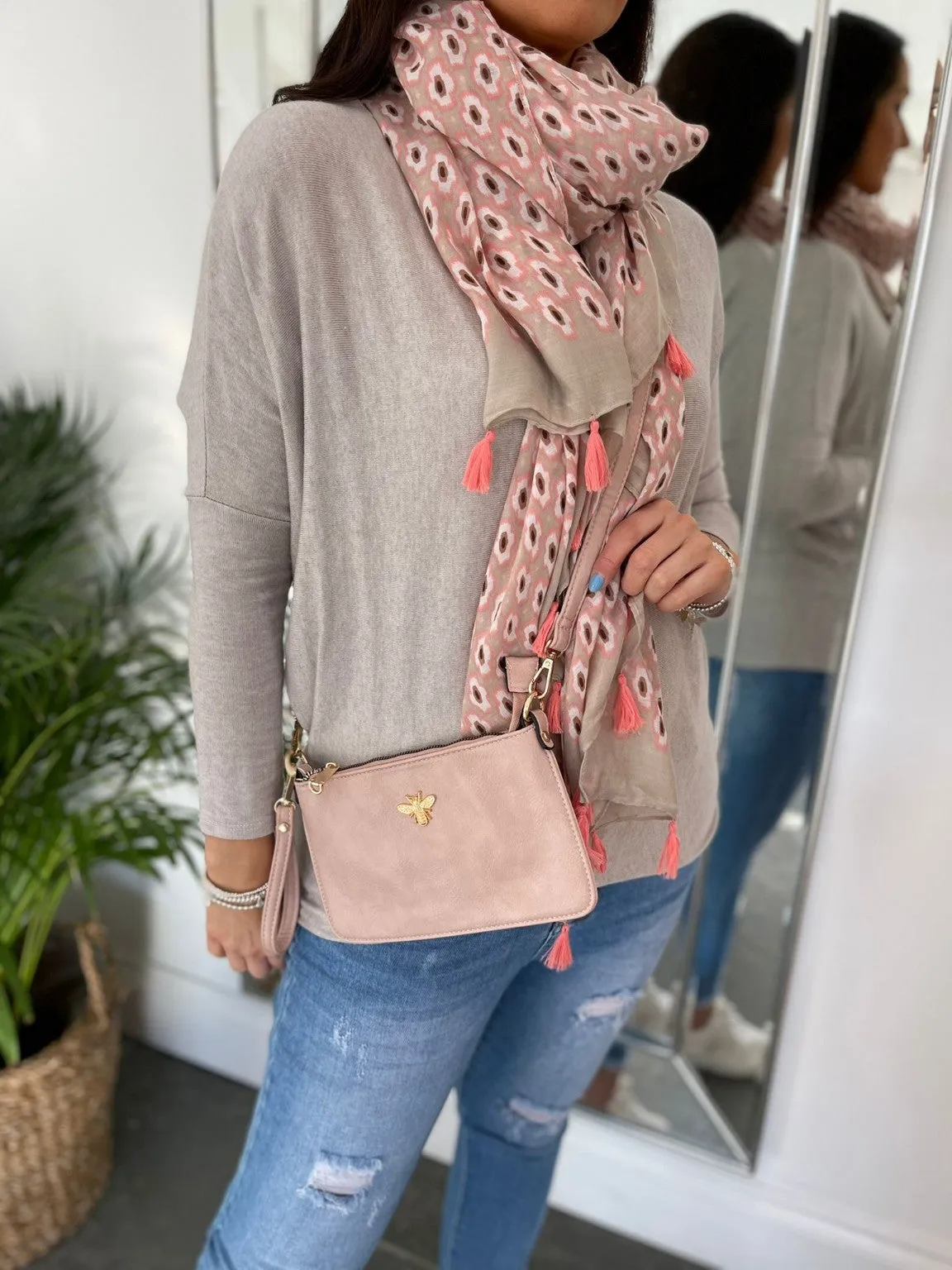 Bee Detail Shoulder Bag