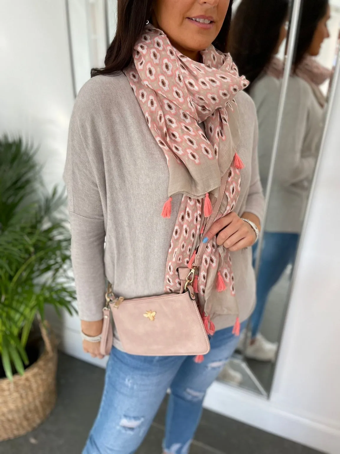 Bee Detail Shoulder Bag