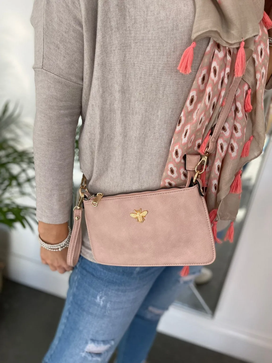 Bee Detail Shoulder Bag