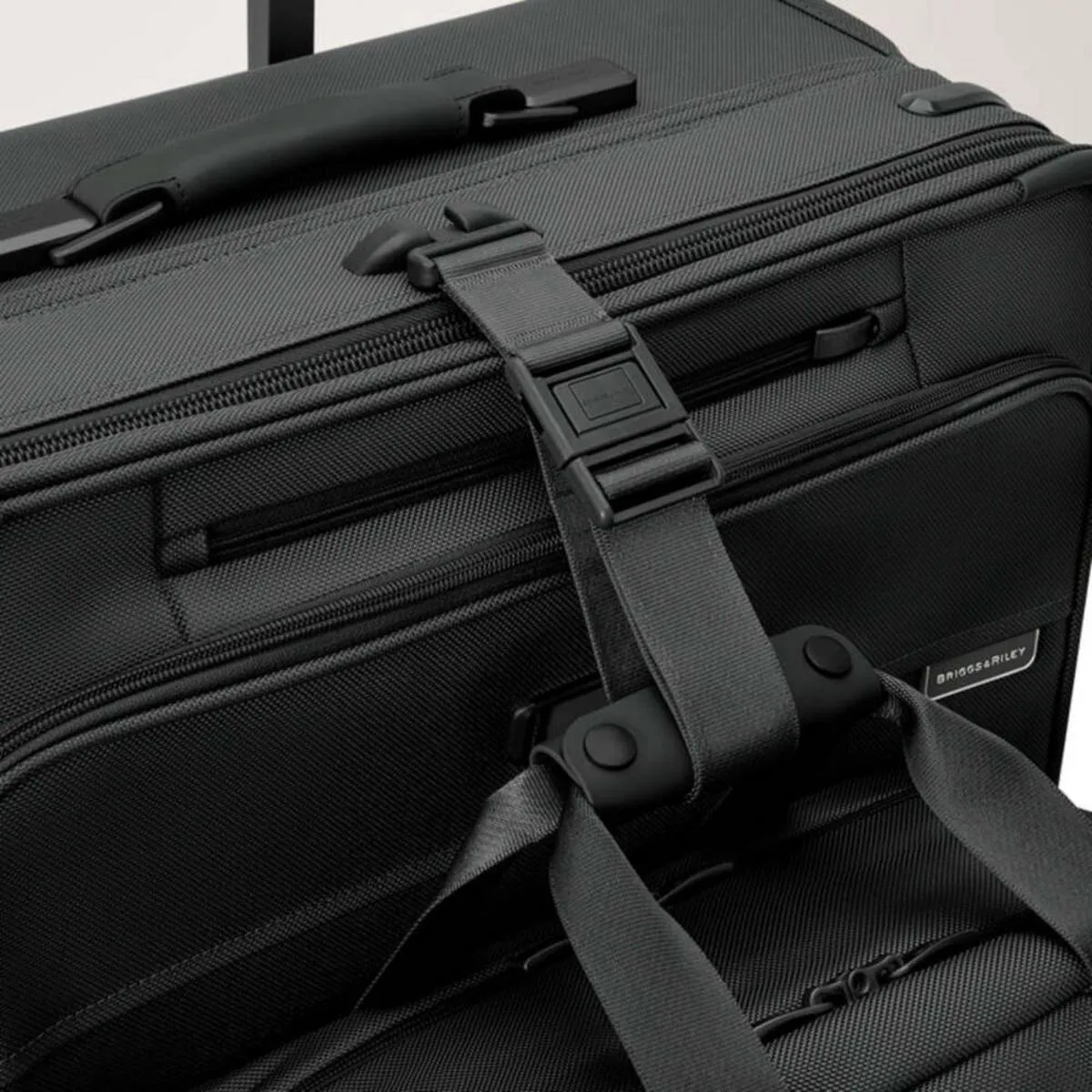 Briggs & Riley Deluxe Wardrobe Spinner - Black