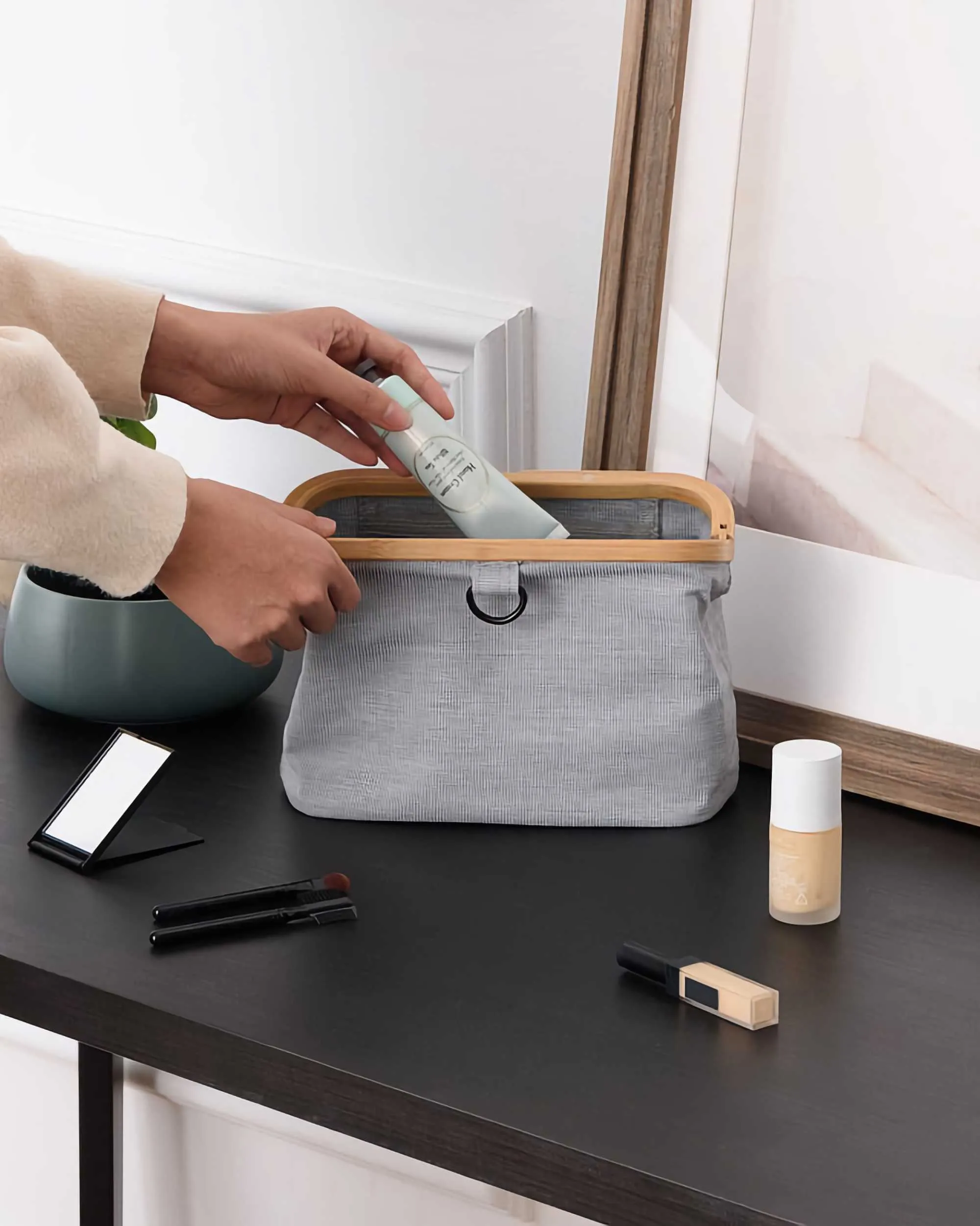 Gudee UROKI toiletry bag